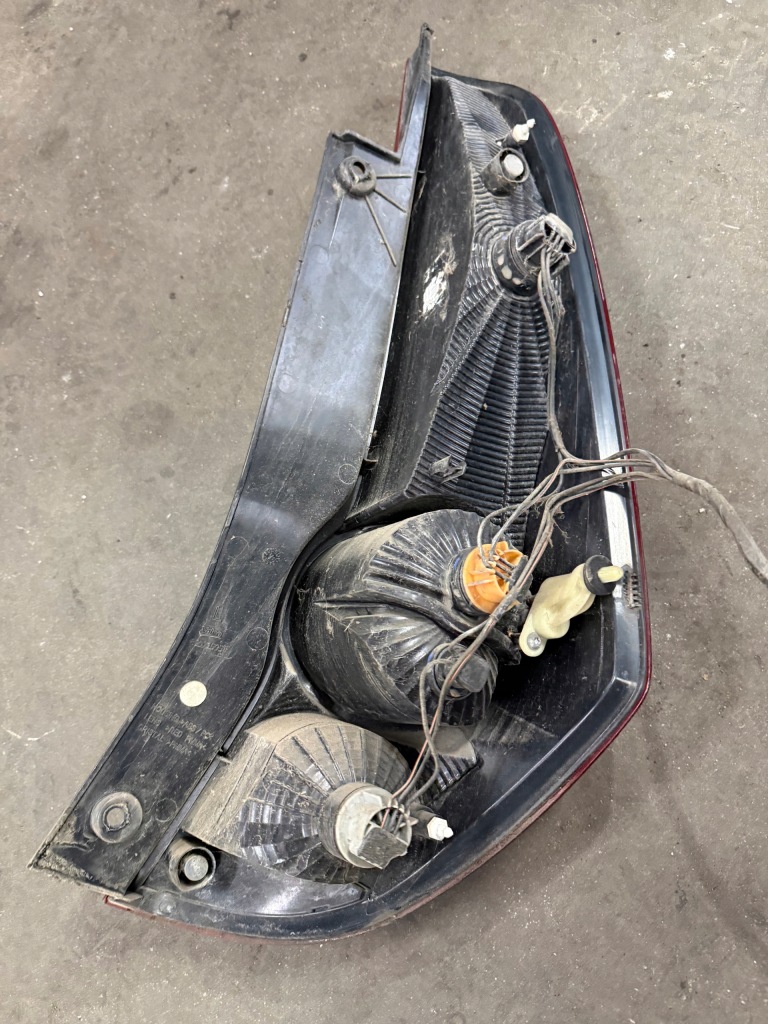 Opel agila b лампа задня задня ліва 89071595 права 89071614 Недорого