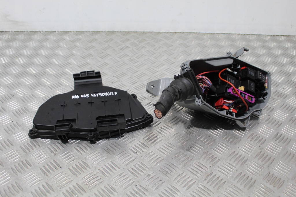 фото №1, Коробка предохранителей audi rs6 4g 4g0 c7 lift
