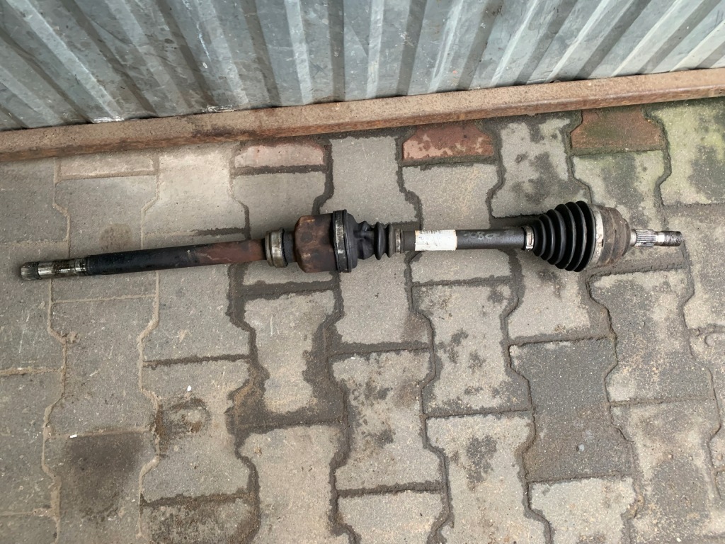 Купити Привідний вал права peugeot 308cc 2.0hdi