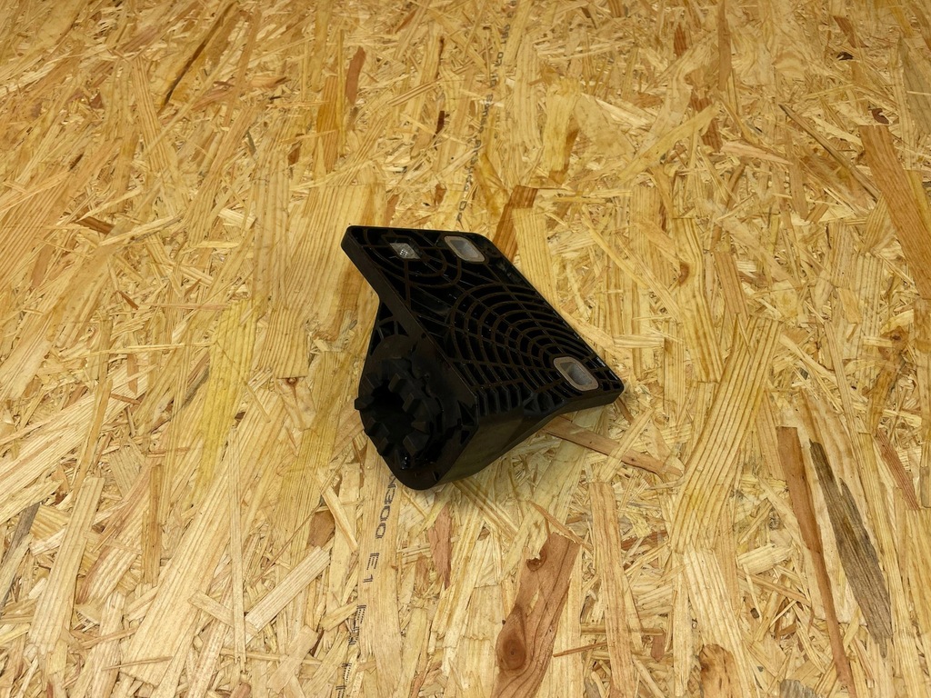 фото №8, Кронштейн кронштейн кронштейн радіатора праве vw id.3 1ea121367f 2019-