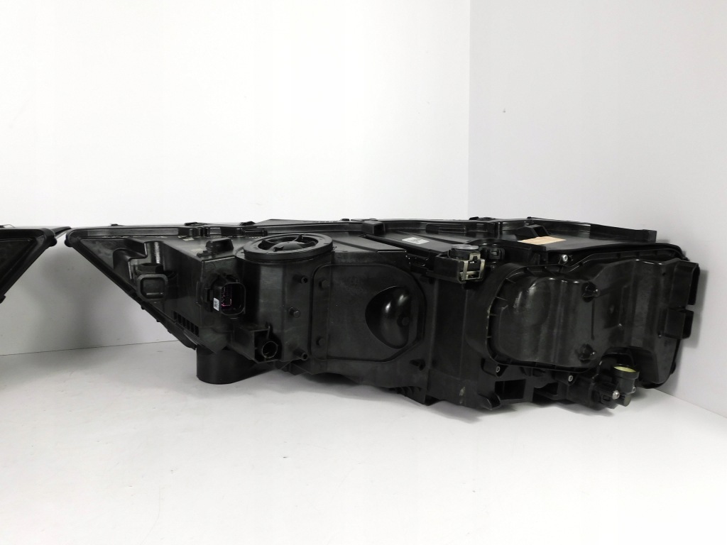 Audi q7 4m рестайлінг  фара правий ліва led комплектна в Україні