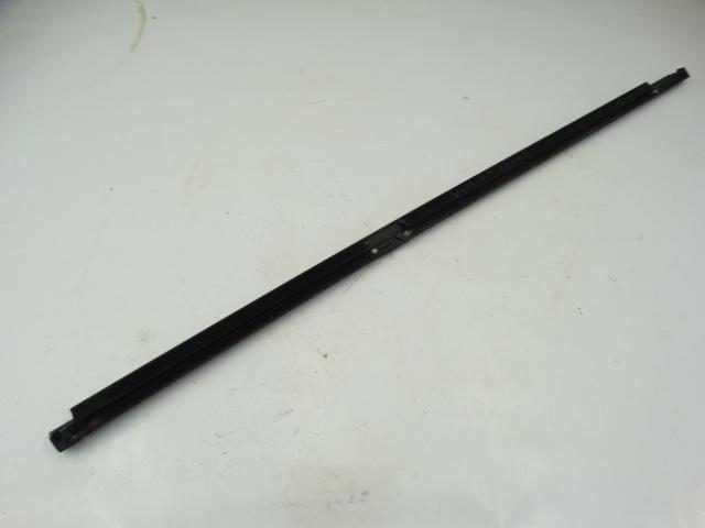 фото №5, Молдинг скребок двері правий задня mercedes w213 e300 lift