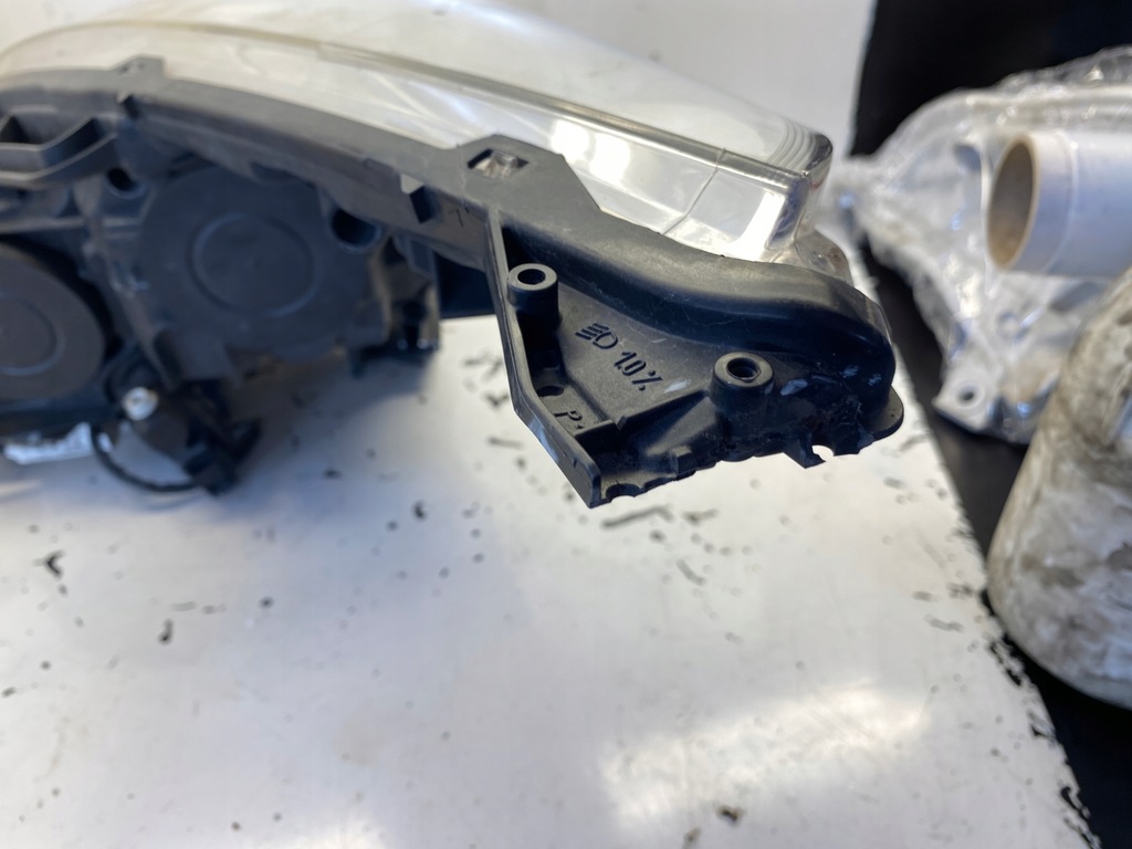 фото №12, Peugeot 3008 i лампа правий перед 89903245