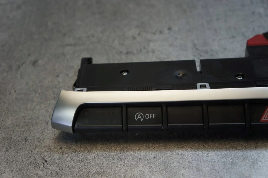 фото №6, Панель переключателей кнопок аварийных audi a3 s3 8v - 8v0925301nq