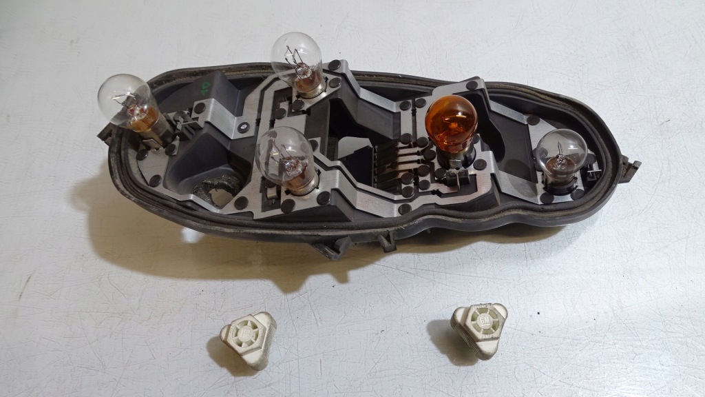 фото №1, Вкладыш лампы задний opel оригинальный номер 89037852