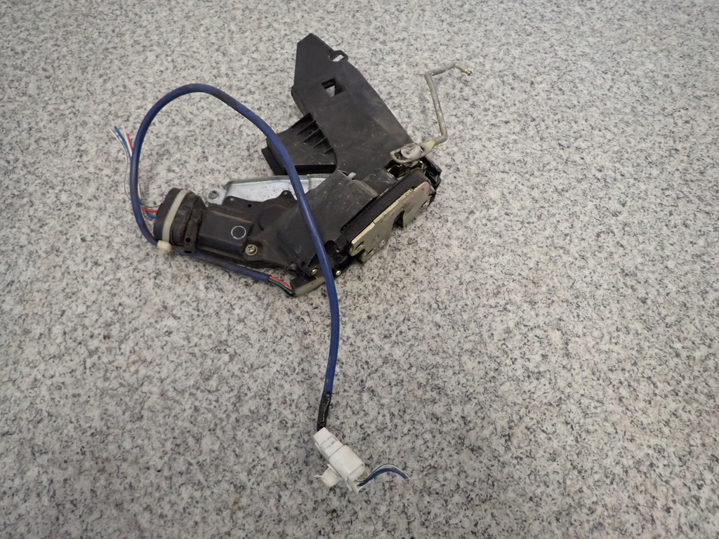 фото №6, Toyota corolla 97-02 e11 замок дверь левый