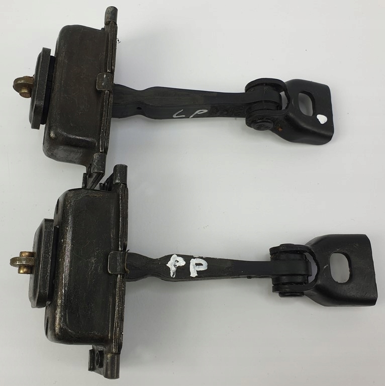 Ограничитель дверь перед mercedes w168 Цена