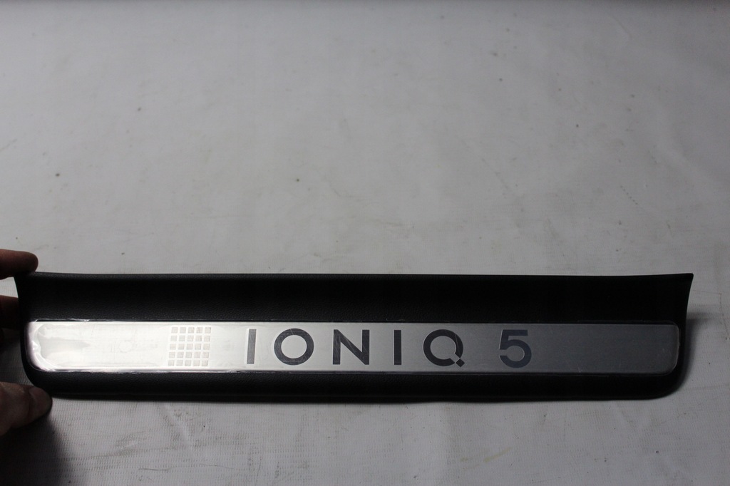 фото №1, Hyundai ioniq 5 молдинг накладка порог дверь левая 85878-gi100