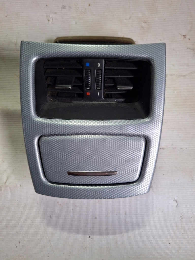 фото №1, Bmw e92 решётка обдув задняя пепельница