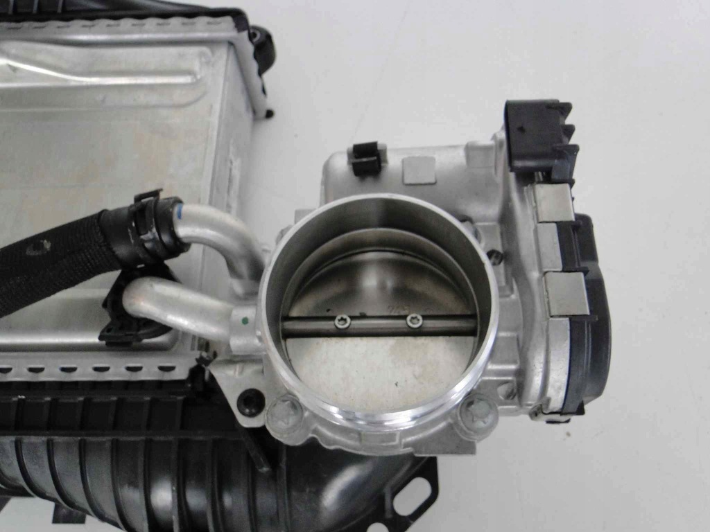 Mercedes радиатор интеркулер правый  m177 бензин с Разборки