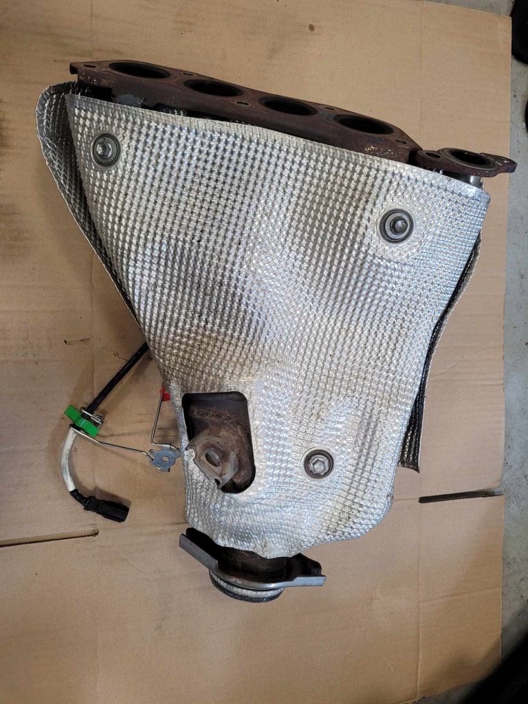 фото №1, Катализатор x3 toyota corolla e21 2.0 hybrid