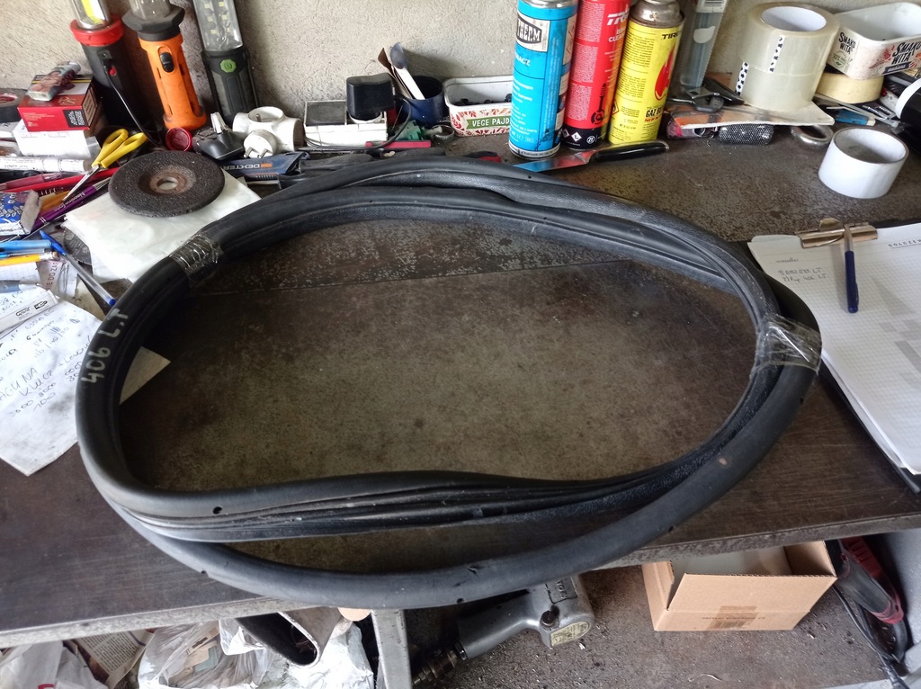 фото №1, Peugeot 406 sedan - прокладка дверь левый задняя