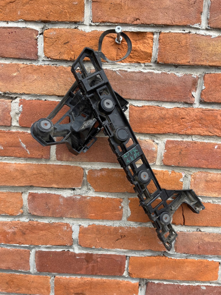 фото №9, Opel оригинальный номер 13426390 направляющая бампера