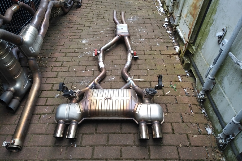 фото №1, Bmw 3 f80 m3 f82 f83 m4 cs гаситель выхлоп труба