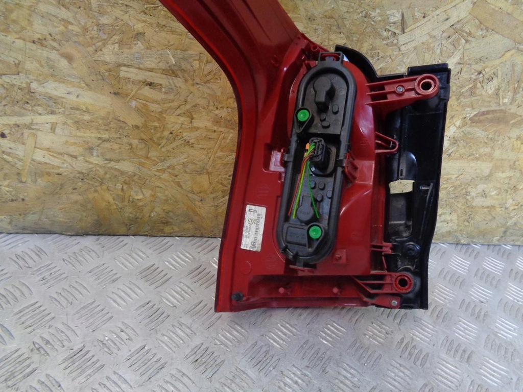 фото №7, Лампа правая задняя задняя peugeot 5008 i 09- europa