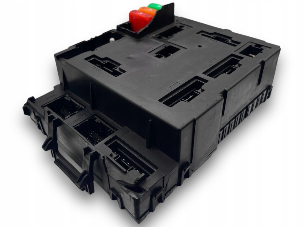 Smart w451 коробка запобіжників 4515401550 m Ціна