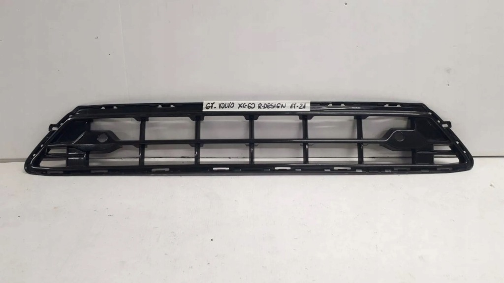 фото №2, Volvo xc-60 r-design 2017-2021 решітка бампера перед