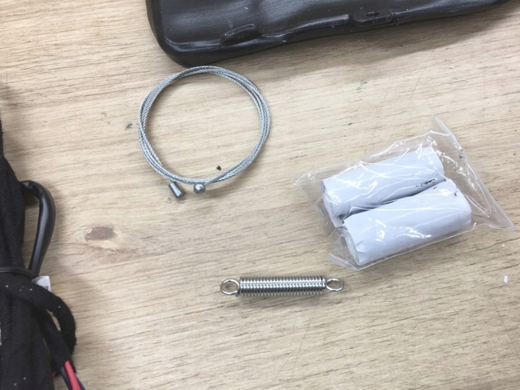 фото №11, Набор амортизатор багажника крышки передней do tesla model s 2016-2020