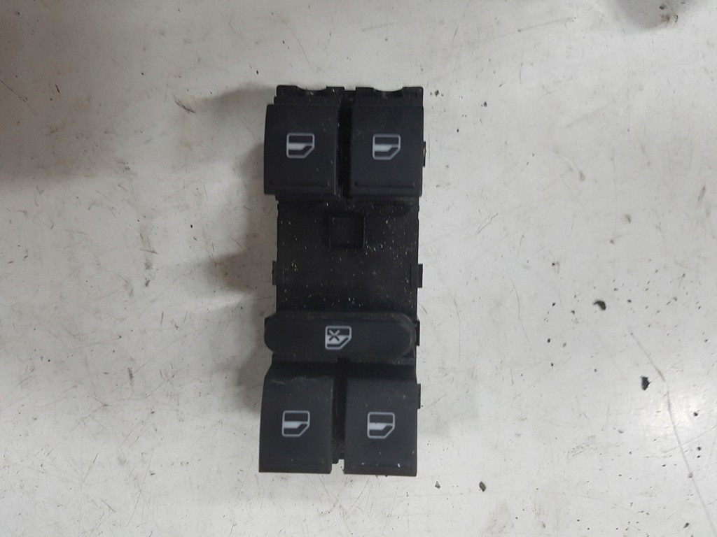 фото №1, Volkswagen оригинальный номер 3ac868348d