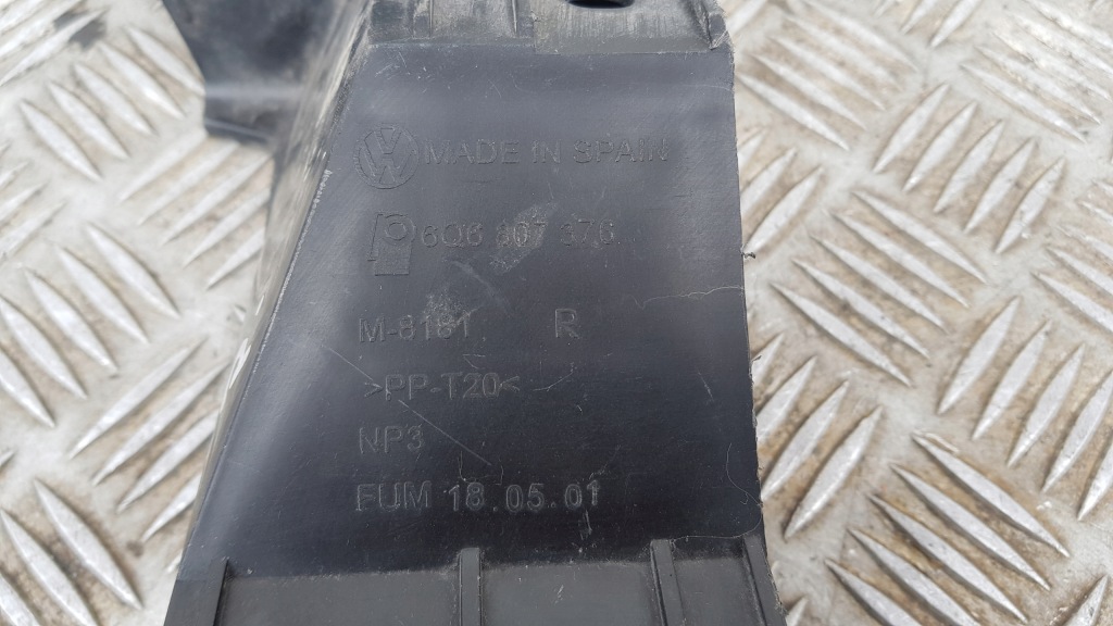 фото №10, Polo iv решётка бампера правая 6q6807376 задняя