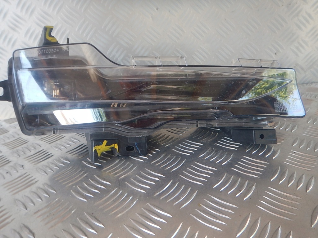 Tesla 3 правий протитуманна фара led drl 1077396-00-d Ціна