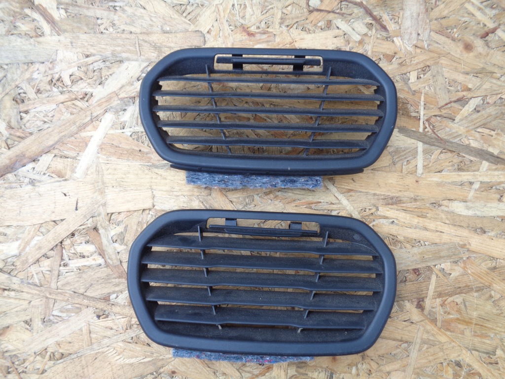 фото №1, Citroen c4 cactus решётка воздуховод багажника 9801304477