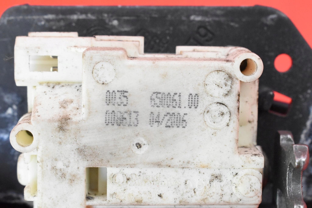 фото №8, Замок крышки задняя багажника lancia musa 1 i 04-07