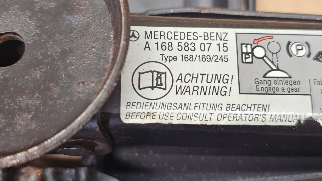 фото №14, Mercedes w168 домкрат ключ шпонка треугольник чехол a1685830715 оригинал europa