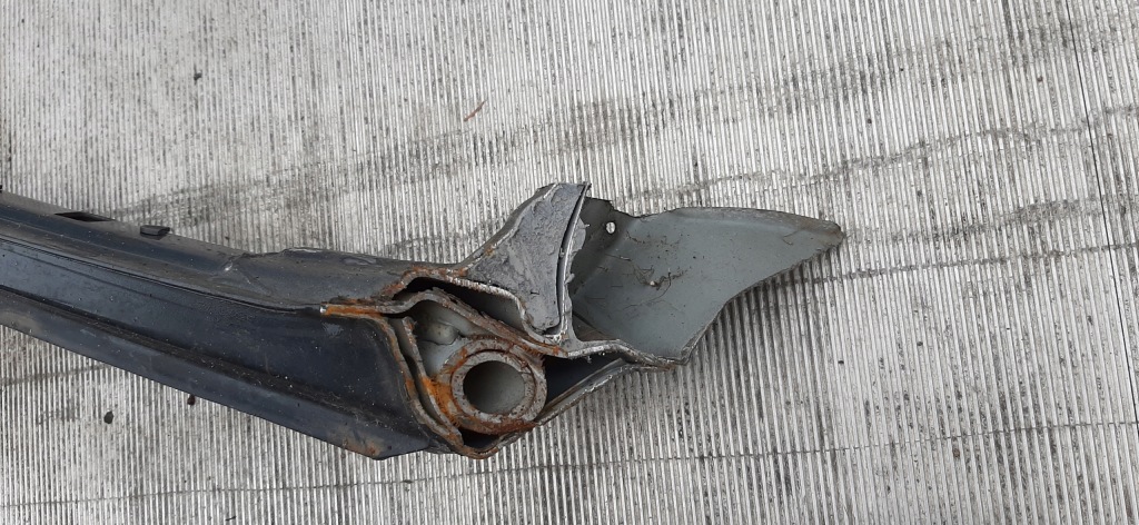 фото №7, Панель під лобовим склом рама скло стійки a bmw e30 cabrio