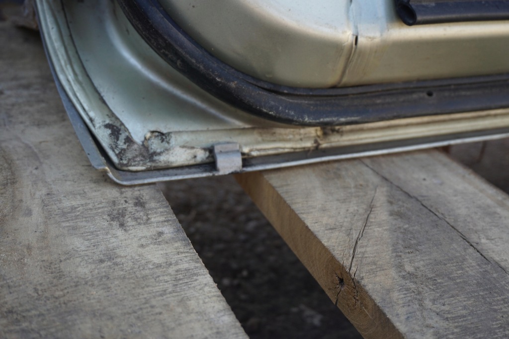 фото №10, Subaru forester ii дверь правое задние 93h молдинг 2002-2005rok золотой