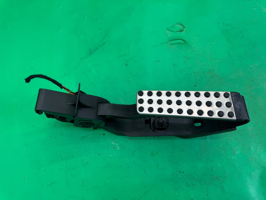 Купить Потенциометр педаль газа a2113010001 mercedes slk 2 r171 04-11 европа