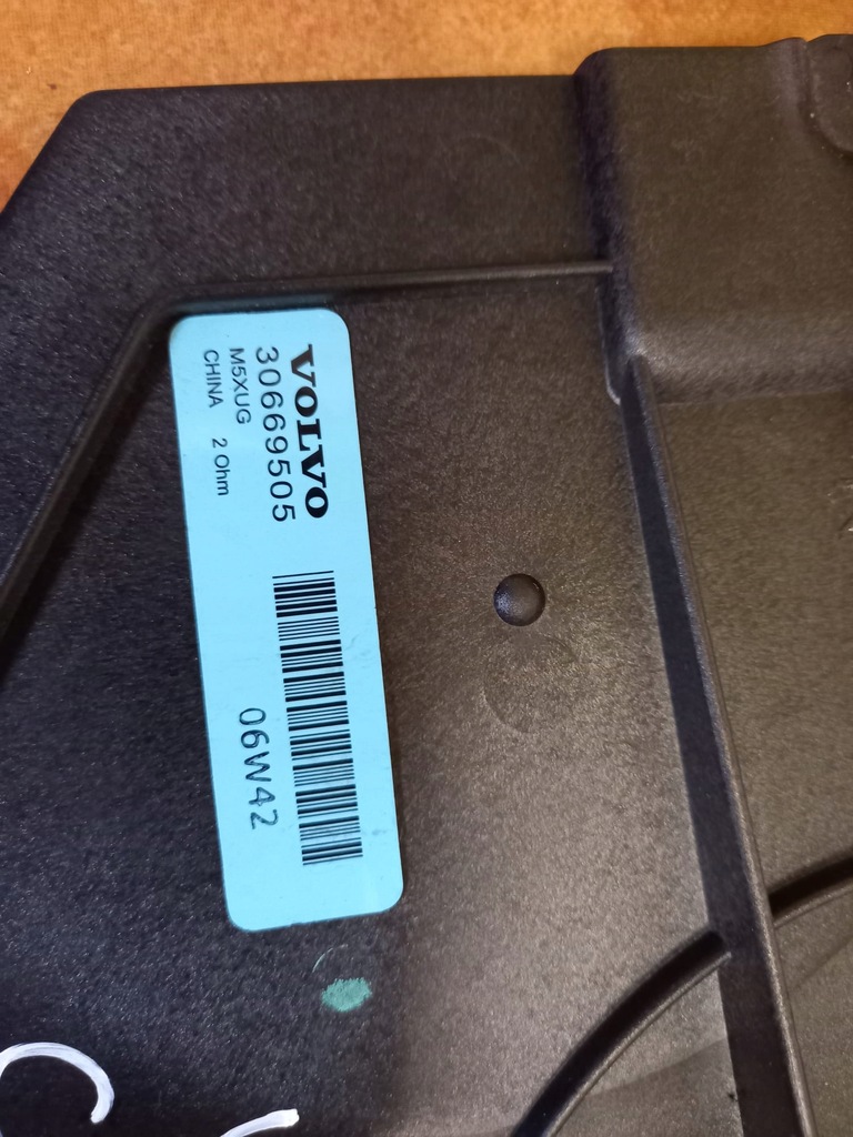 фото №4, Динамик правый левый задняя volvo c30 30669505 30657472