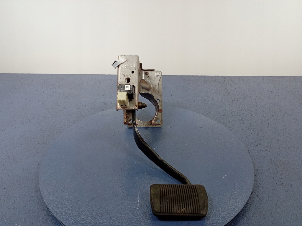 фото №1, Jeep compass i педаль тормоза автоматическая коробка передач