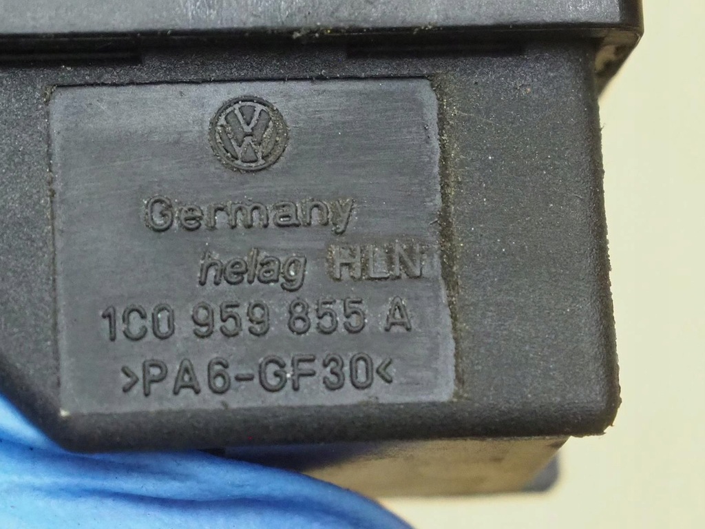 фото №9, Кнопка переключатель стекло правый перед new beetle 1c0959855