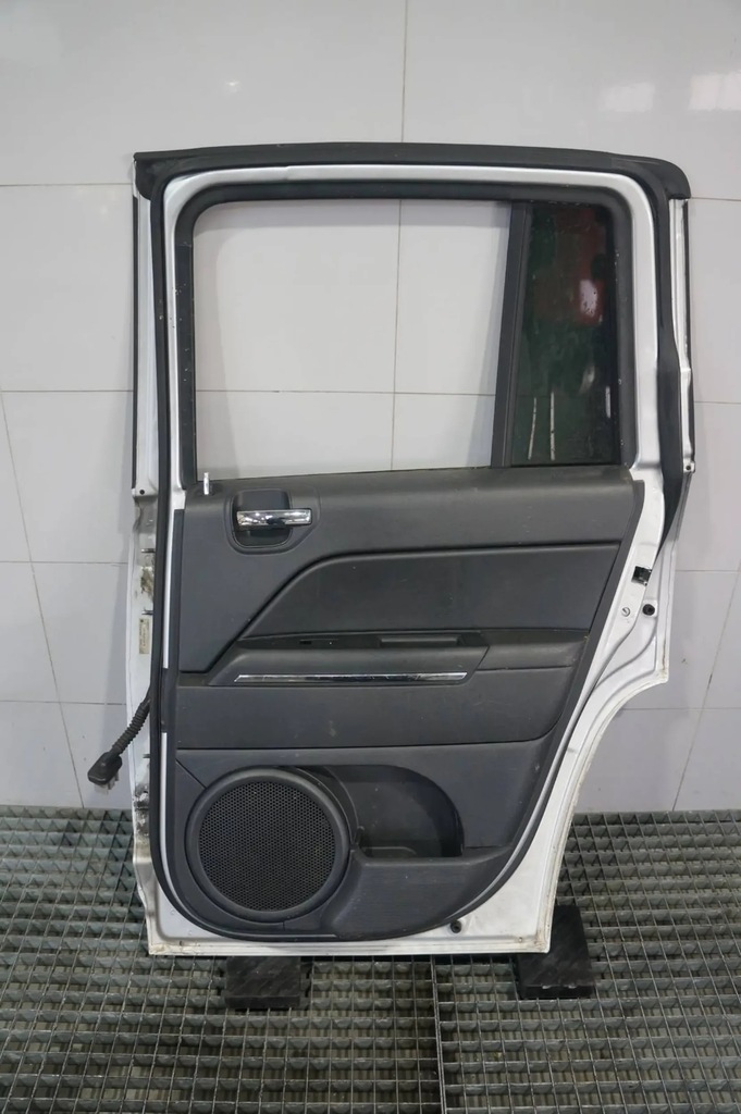 фото №6, Дверь правый задняя задние jeep compass i lift серебристый