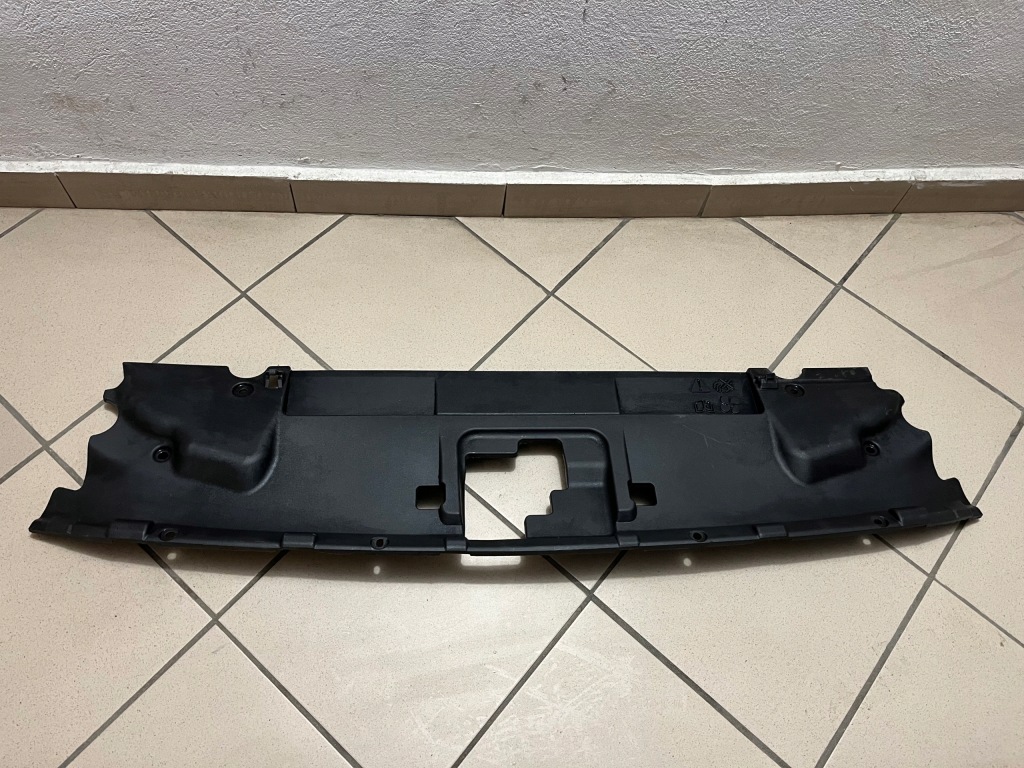 Купить Ford mustang 17- накладка поперечина решетка верхнего перед