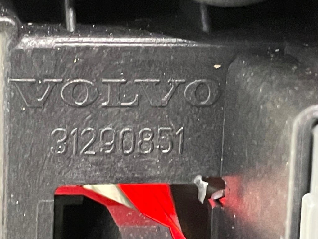 фото №10, Volvo v40 cross country 2013 левая сторона лампа задняя