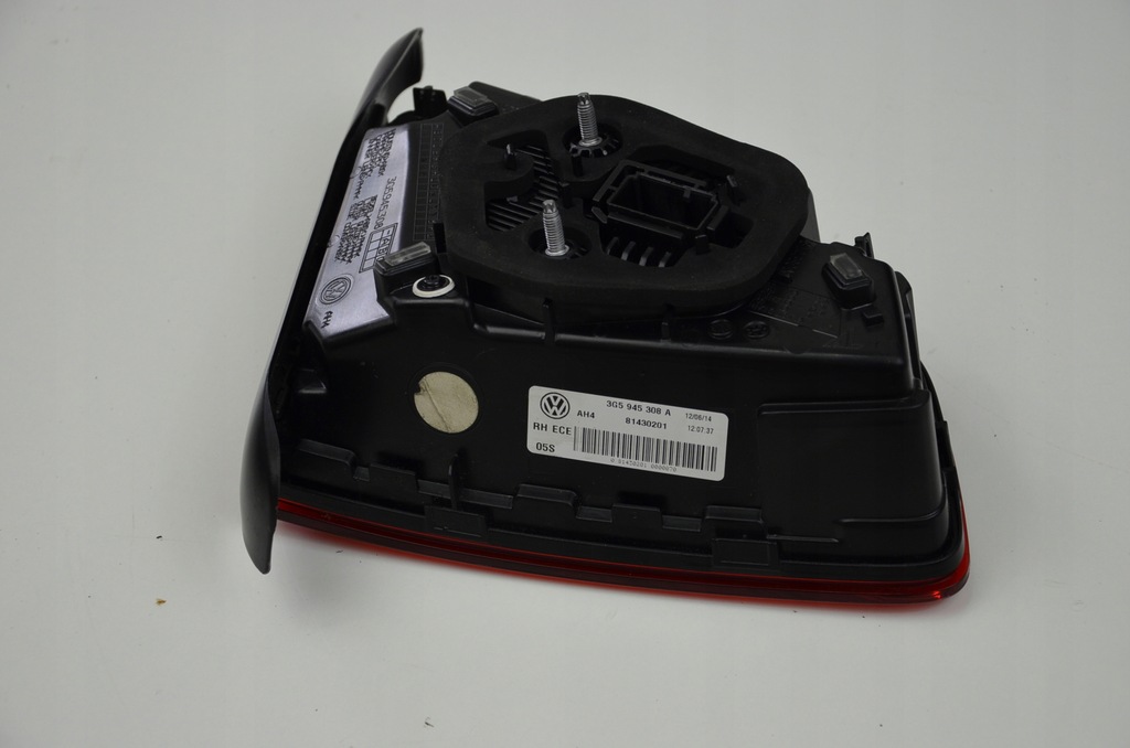 фото №10, Vw passat b8 fl sedan лампа задняя w крышка 3g5945307 / 308