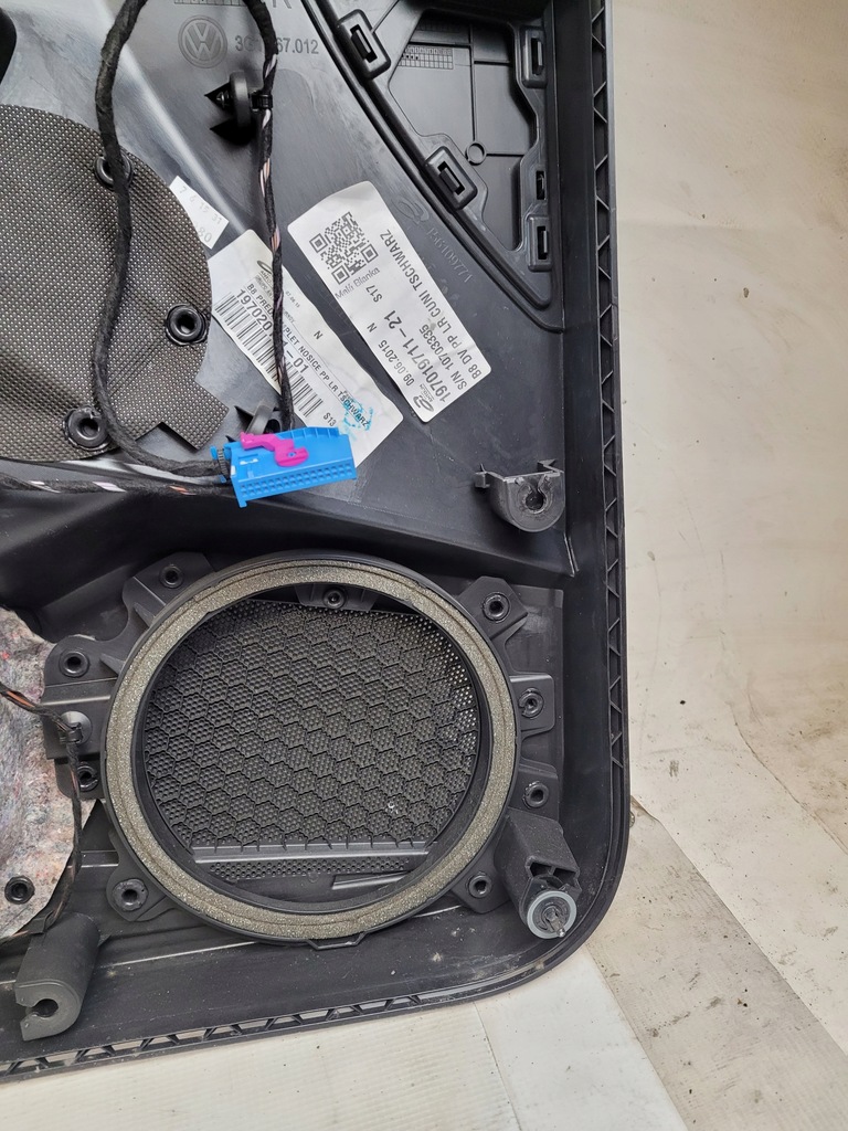 фото №15, Обшивка обивка ручка дверь правый перед vw passat b8 kombi 15r.