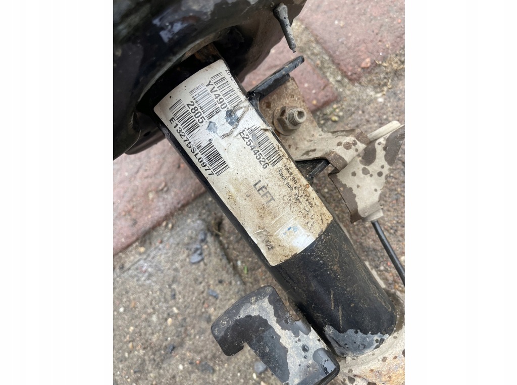 фото №4, Volvo xc60 i 3.0 t6 амортизатор поворотный кулак 31340474 левая лапа комплект