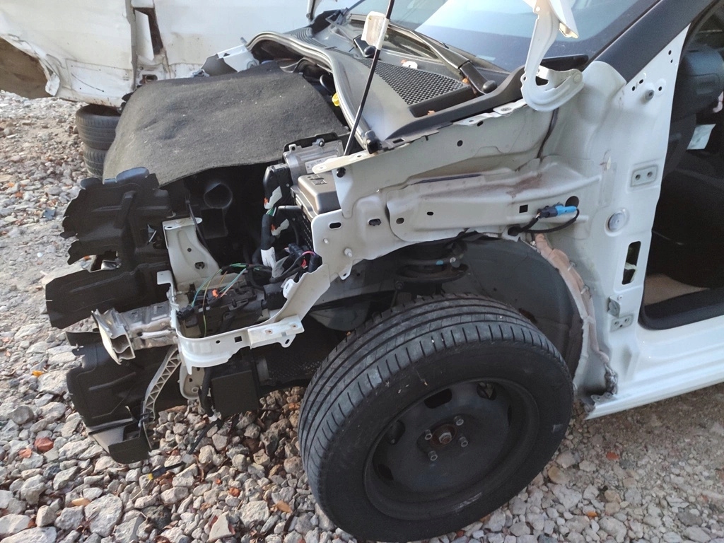 фото №1, Чверть передня ліва перед поріг блок двигуна лонжерон citroen c3 iii ewpb