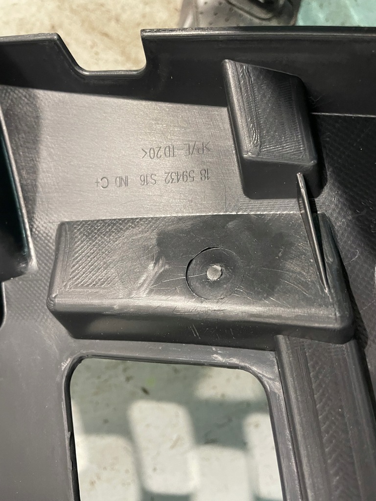 фото №4, Решётка радиатора усилитель бампера renault clio iv 4 8200682290 nowa