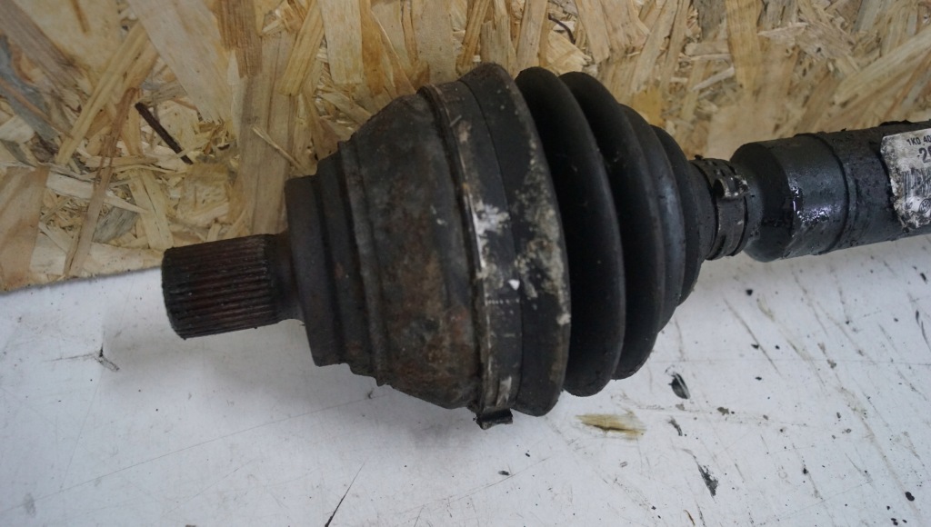 Приводной вал правый  перед vw 1k0407272qf Недорого