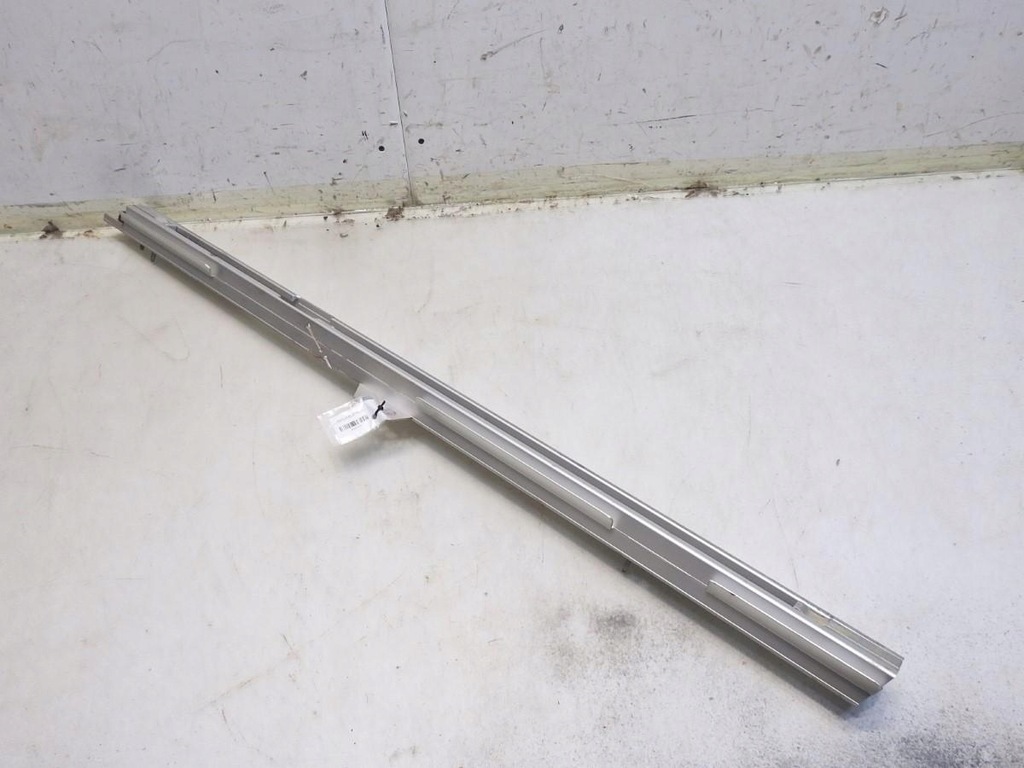 фото №5, Напрямна напрямна багажника права volvo v70 iii