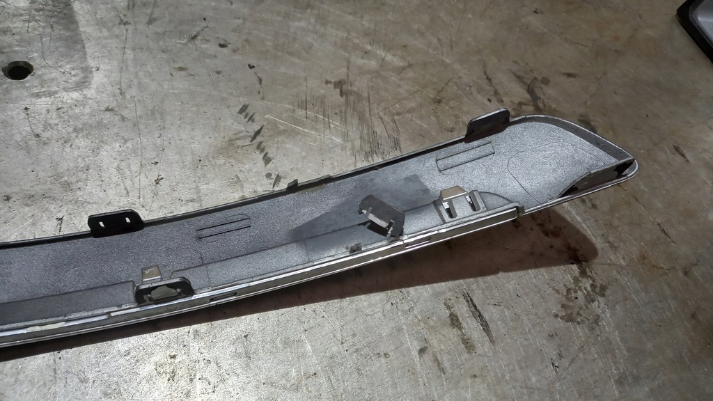 фото №4, Volvo v70 ii молдинг бампера левый перед 08693593