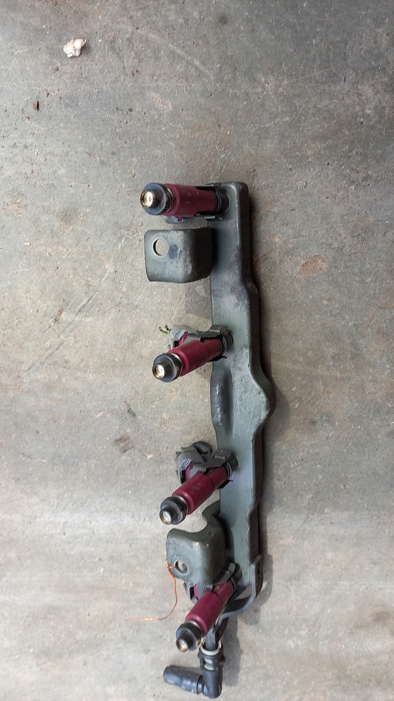 фото №1, Молдинг впрыскная mazda 3 1.4