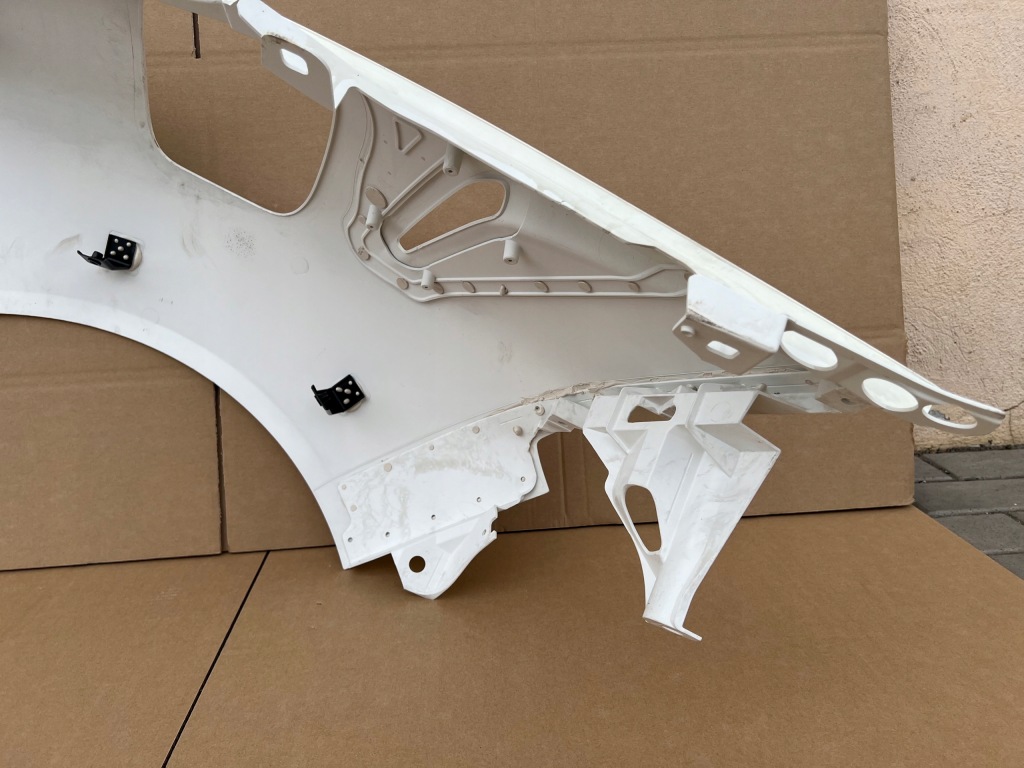 Maserati mc20 cielo крыло  правый  задняя новый оригинал Цена