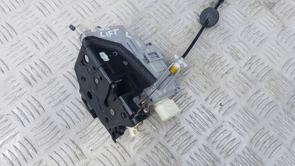 фото №1, Замок дверь левый vw eos lift scirocco 1p1837015