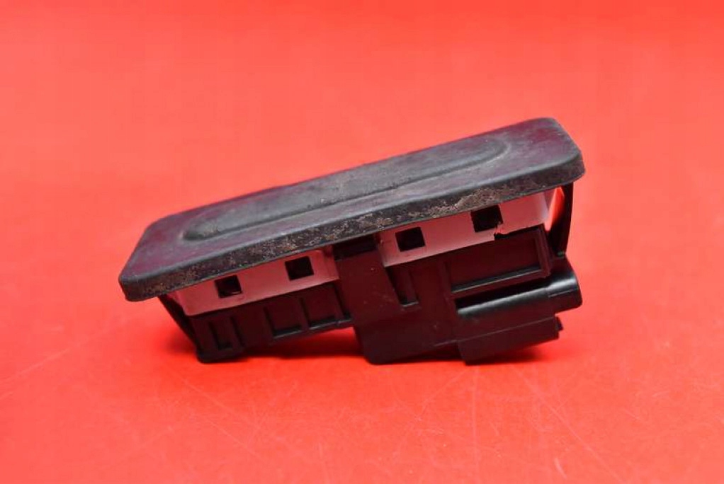 фото №5, Ручка кнопка кришки задня задній 9676028380 peugeot 208 1 i 5d hb 15-19