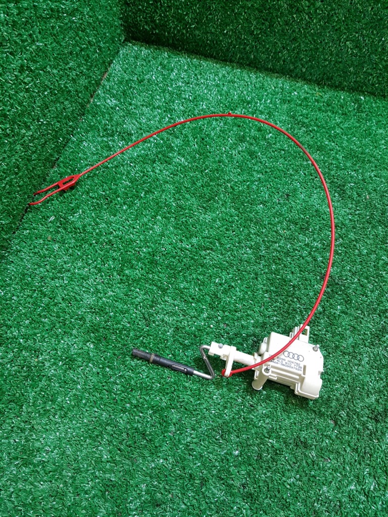 фото №1, Привід кришка пального audi q7 4l0810773b